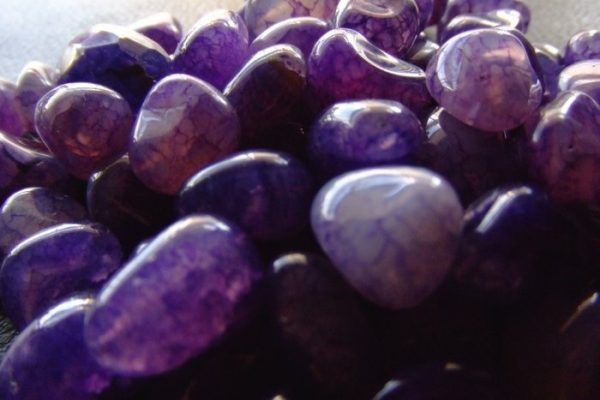 Фиолетовый камень полудрагоценный