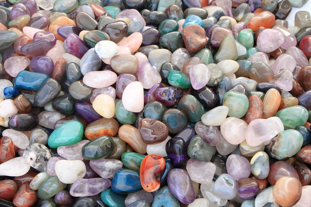 Камень кварц: магические свойства, свойства и разновидности, где добывают,изделия из кристалла, голубой и зеленый минерал, какая плотность и состав