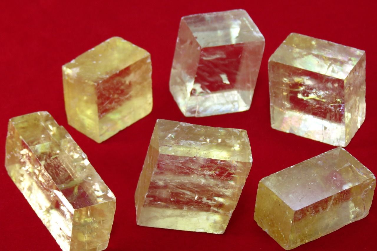 Кальцит: применение оранжевых и зеленых кристаллов, желтый антраконит,какая формула