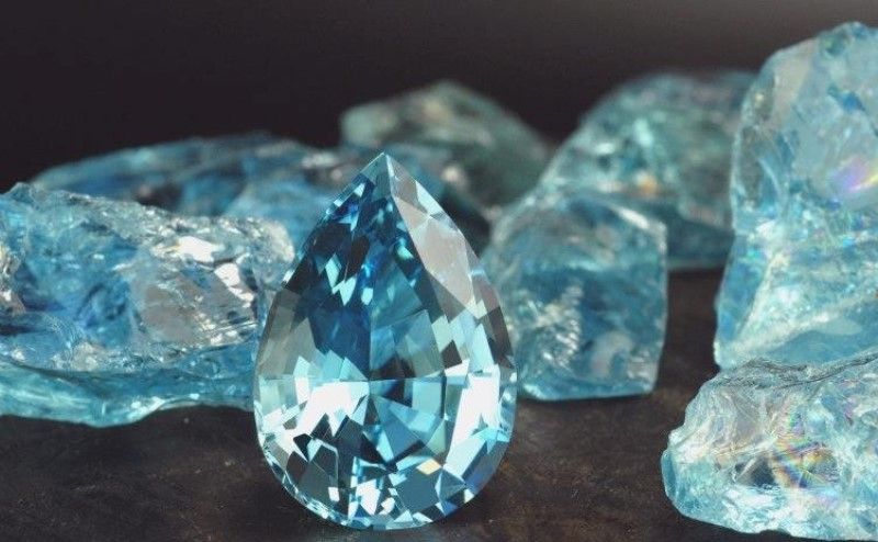 Серо голубые камни