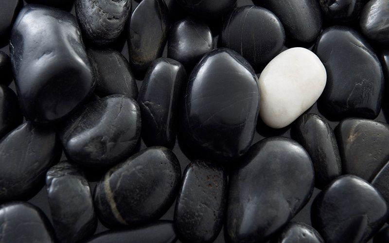 Камни черного цвета