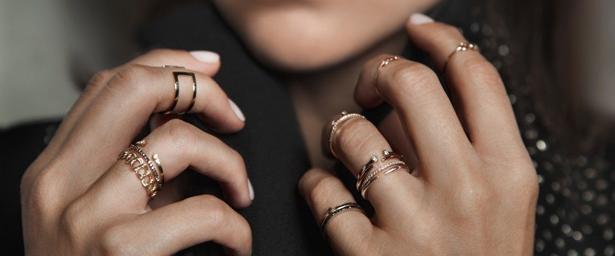 Кольца на фаланги пальцев — фаланговые колечки из золота и серебра, обзор трендов 2019 года с фото