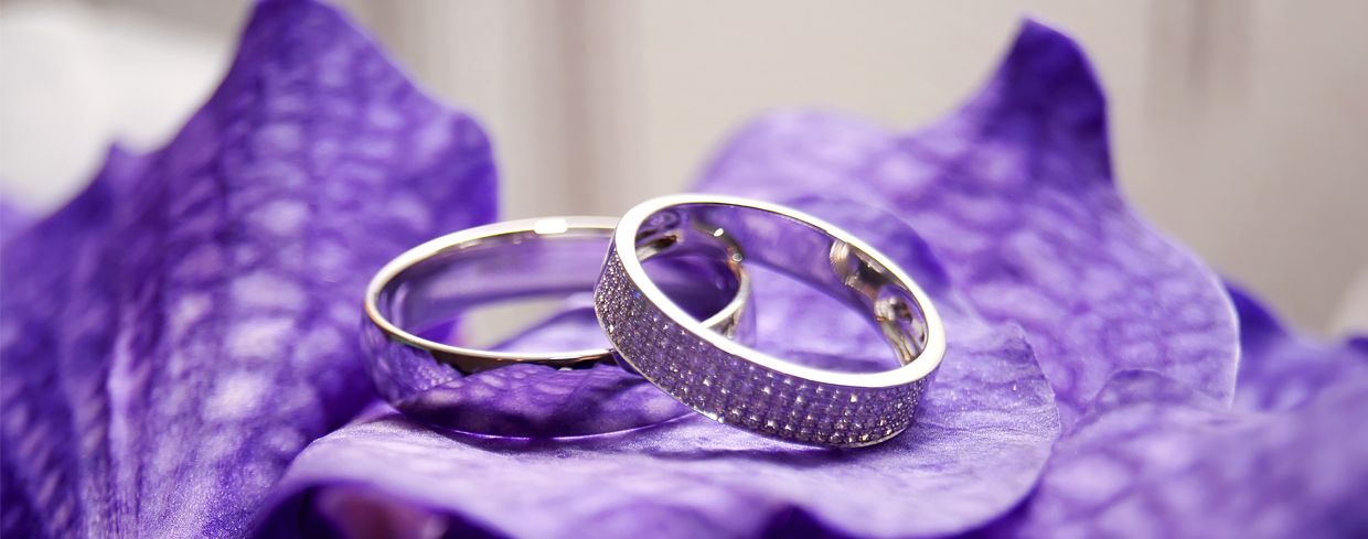 обручальное кольцо с камнем можно ли носить