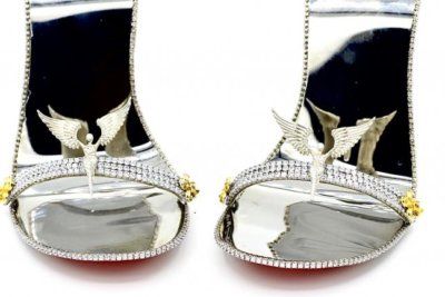 Туфли «Крыло ангела» полностью изготовленные из 18-каратного золота