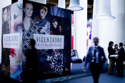 Ювелирная выставка Oroarezzo пройдет в июне, а Vicenzaoro в сентябре