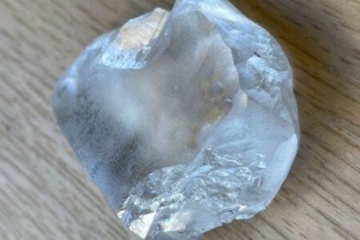 Алмаз весом 299 карат был продан за 12 миллиона долларов