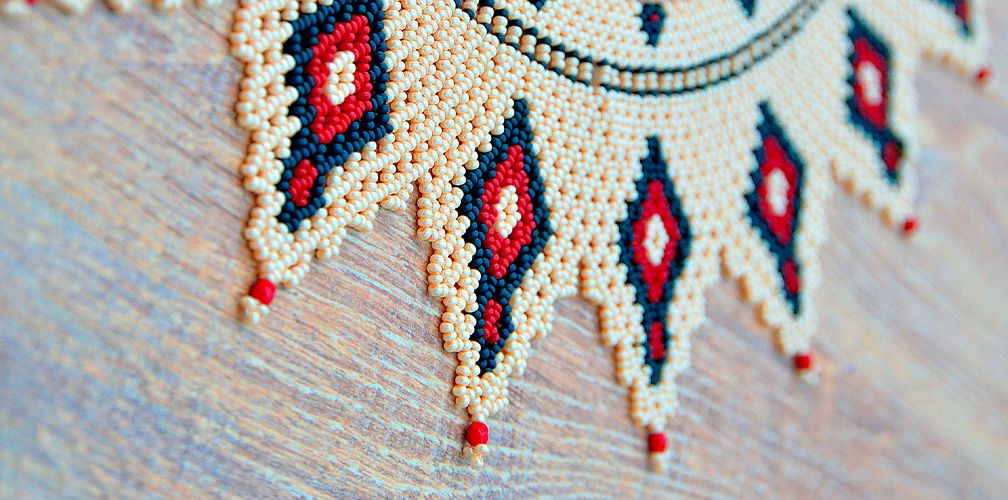 Колье из бисера своими руками: схемы плетения ожерелья для начинающих