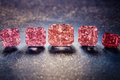 Rio Tinto открыла предварительный просмотр редких цветных алмазов