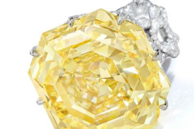 Sotheby's выставит на аукцион один из самых больших в истории фантазийных ярко-желтых бриллиантов