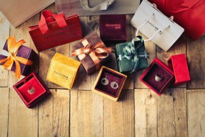 Как красиво упаковать цепочку в подарок: интересные идеи