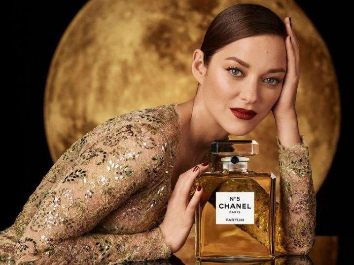 Самый большой флакон аромата Chanel № 5