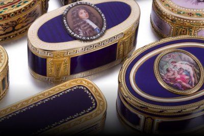 Распродажа Sotheby's Gold Boxes, Ceramics and Silver