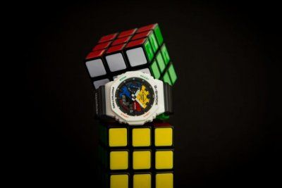 G-SHOCK возвращается в 1970-е годы с часами Rubik's Cube