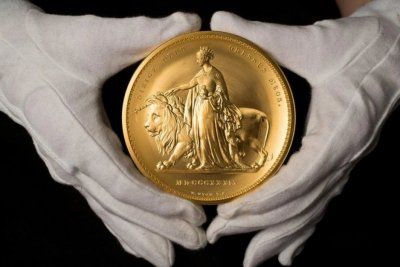 Редкая золотая монета весом 1 кг будет продана на аукционе Королевским монетным двором