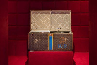 Louis Vuitton отмечает двухсотлетний юбилей выставкой 