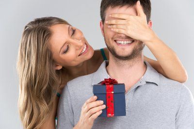 Подарок мужу на Новый год-[year] – лучшие идеи