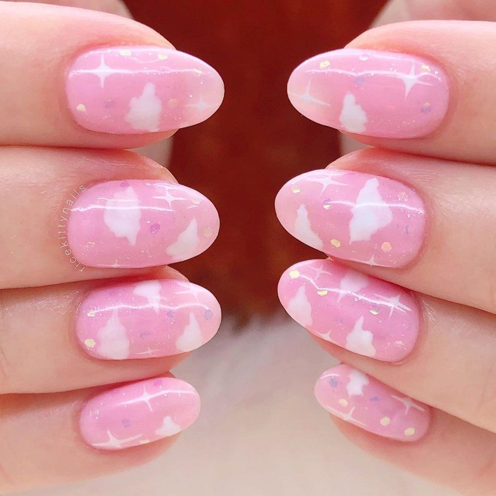 Ногти с облачками розовые