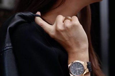 На какой руке носят часы мужчины и женщины и как правильно носить часы на руке