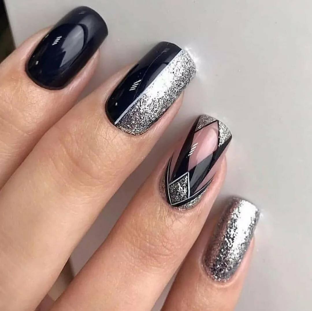 Дизайн ногтей чёрный с серебром