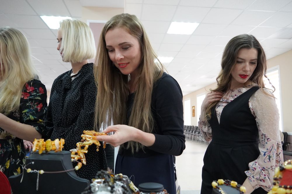 В Калининграде при поддержке Янтарного комбината прошел конкурс «Мисс и ...