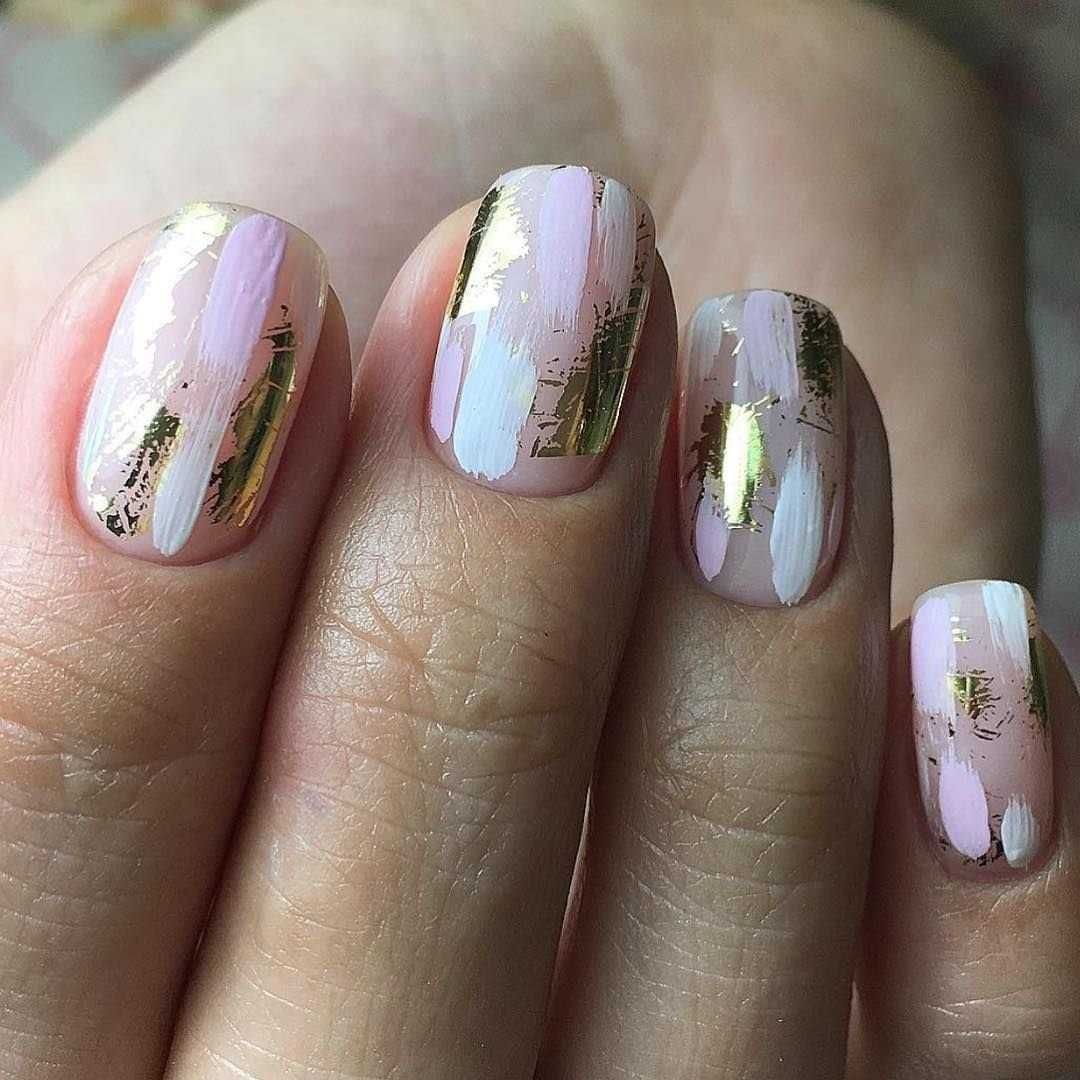 Красивый маникюр на короткие ногти в розовых оттенках