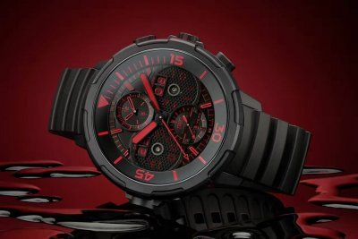 IWC совместно с Warner Bros. выпустила цифровые часы в стиле Aquaman