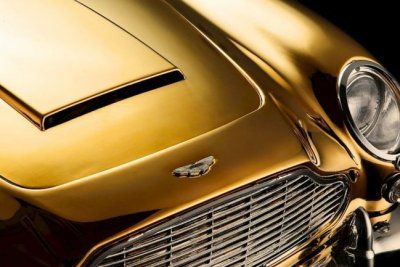 Позолоченный Aston Martin DB5: коллекционный предмет для поклонников Бонда