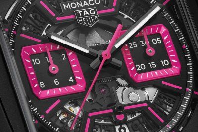 TAG Heuer представил розовый хронограф Monaco