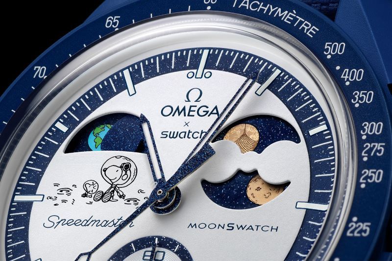 Swatch представил Mission To Earthphase — Moonshine Gold
