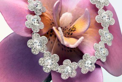 Сад сияния: Ariana Grande x Swarovski