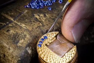 Van Cleef & Arpels возрождает легендарные часы-браслет Ludo Secret