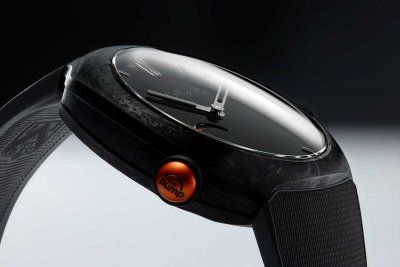 Moser Streamliner Pump: когда часы «накачиваются» как культовые кроссовки Reebok